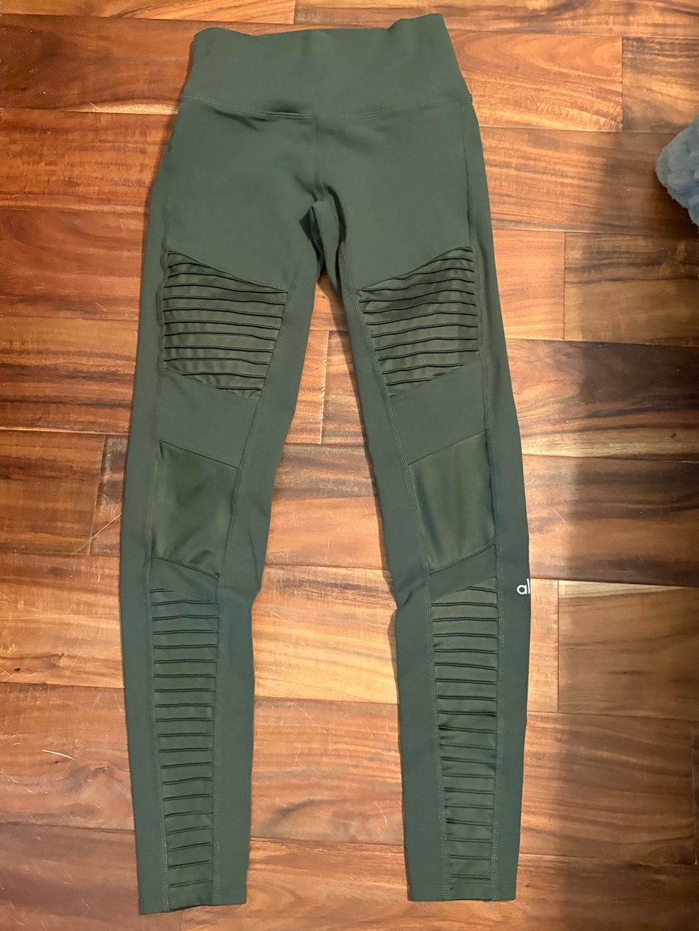 Alo Yoga High Waist Moto Leggings Olive Green Ribbed Panels Size S (1302)